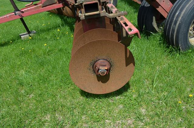 Image of Massey Ferguson 520 equipment image 2