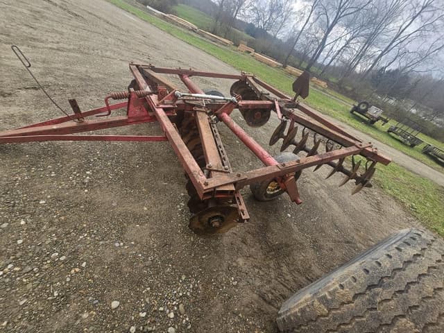 Image of Massey Ferguson 520 equipment image 3