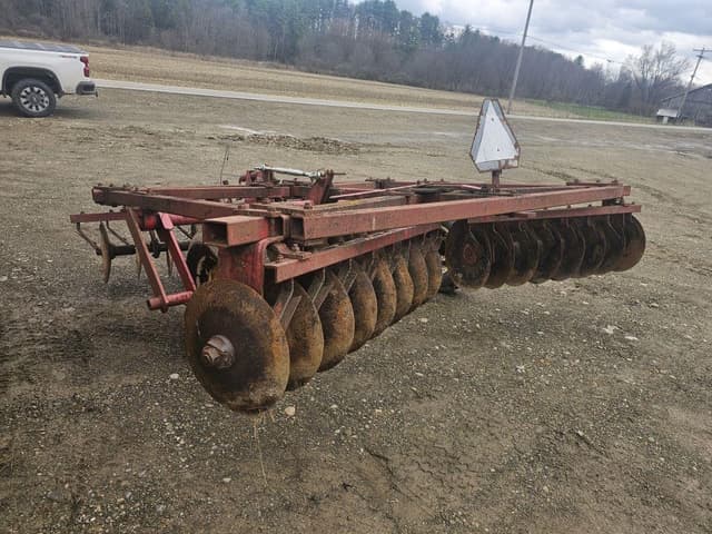 Image of Massey Ferguson 520 equipment image 4