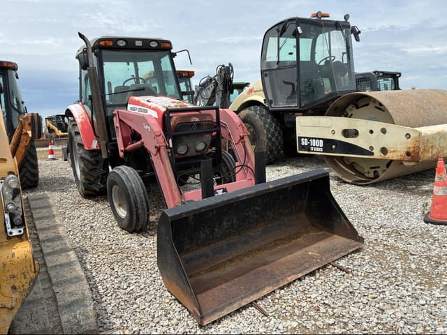 Image of Massey Ferguson 5445 equipment image 1