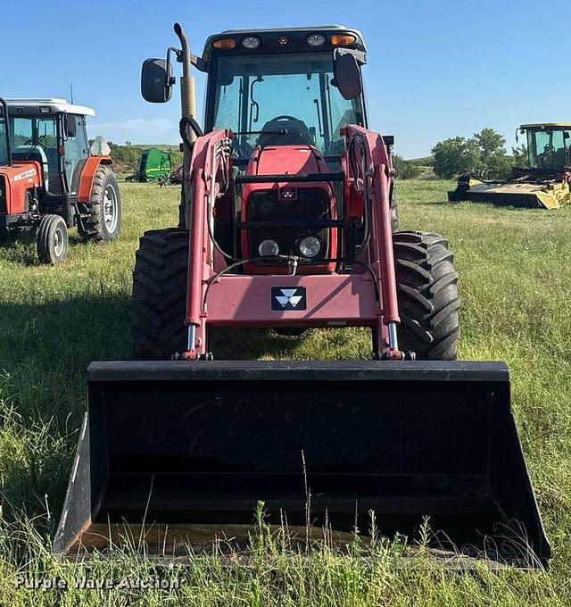 Image of Massey Ferguson 5455 equipment image 1
