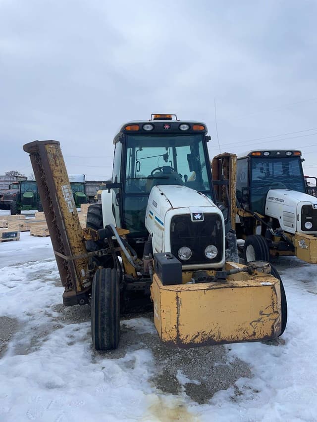 Image of Massey Ferguson 5455 equipment image 2