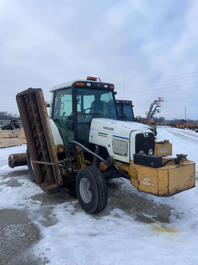 Image of Massey Ferguson 5455 equipment image 3