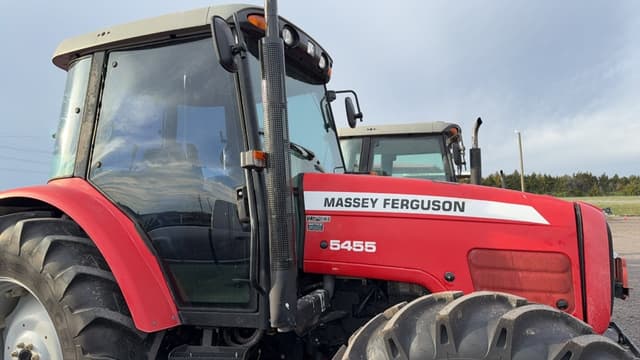 Image of Massey Ferguson 5455 equipment image 4