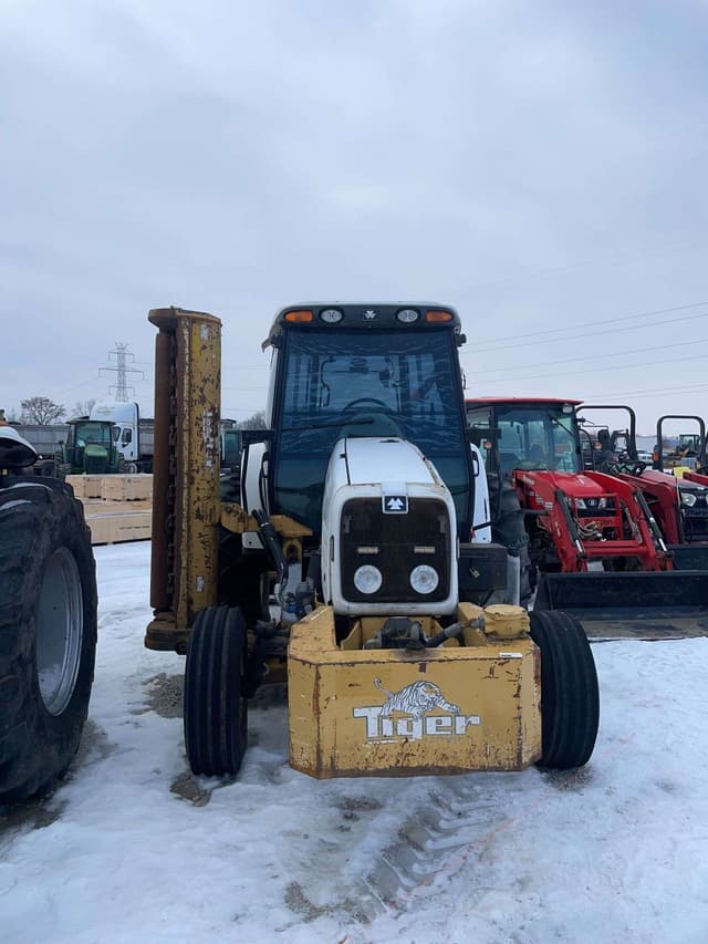 Image of Massey Ferguson 5455 equipment image 2