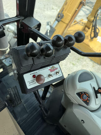 Image of Massey Ferguson 5460 equipment image 2
