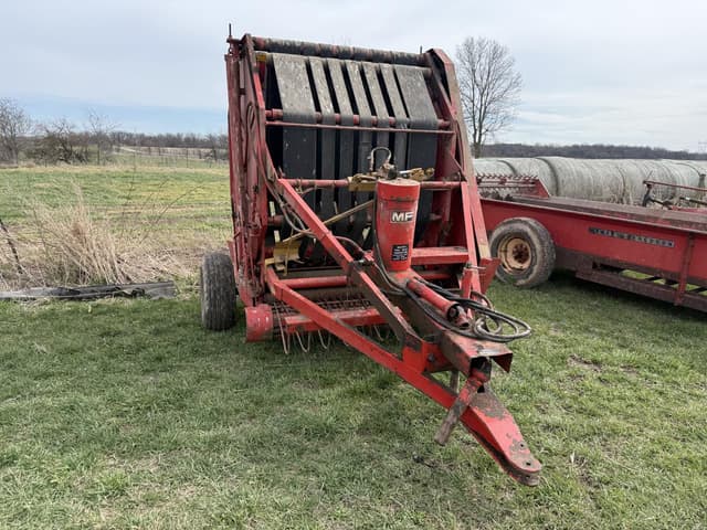 Image of Massey Ferguson 560 equipment image 3