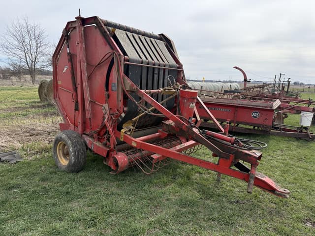 Image of Massey Ferguson 560 equipment image 1