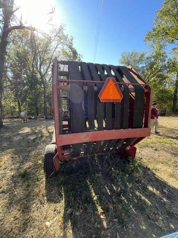 Image of Massey Ferguson 560 equipment image 4