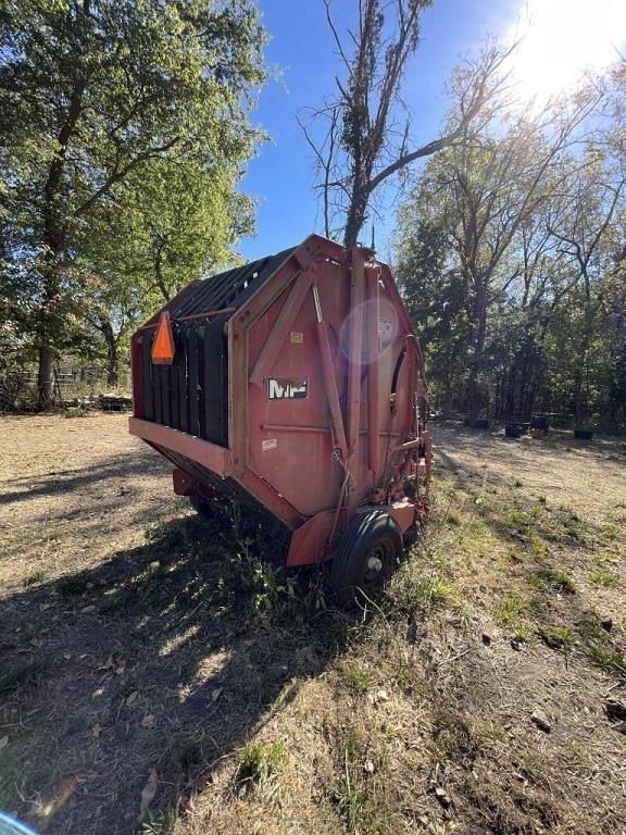 Image of Massey Ferguson 560 equipment image 3