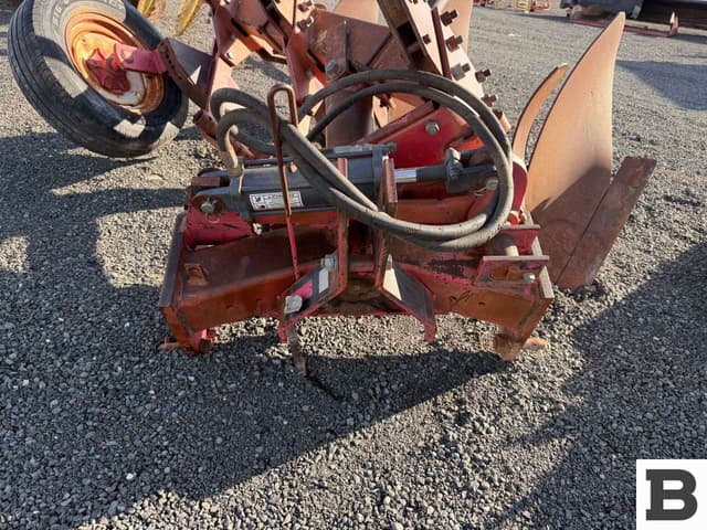 Image of Massey Ferguson 57 equipment image 4