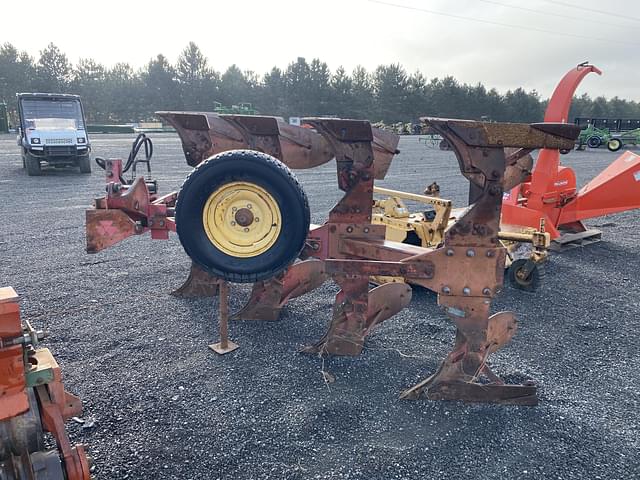 Image of Massey Ferguson 57 equipment image 2