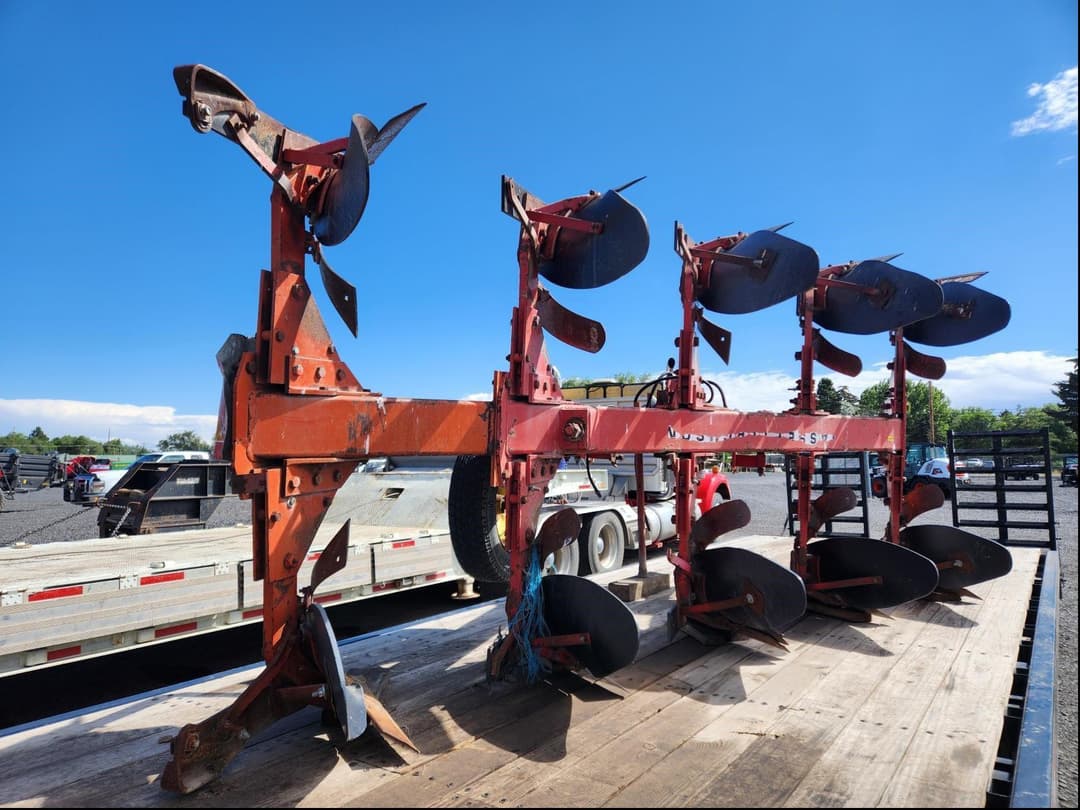 Image of Massey Ferguson 570 Primary image