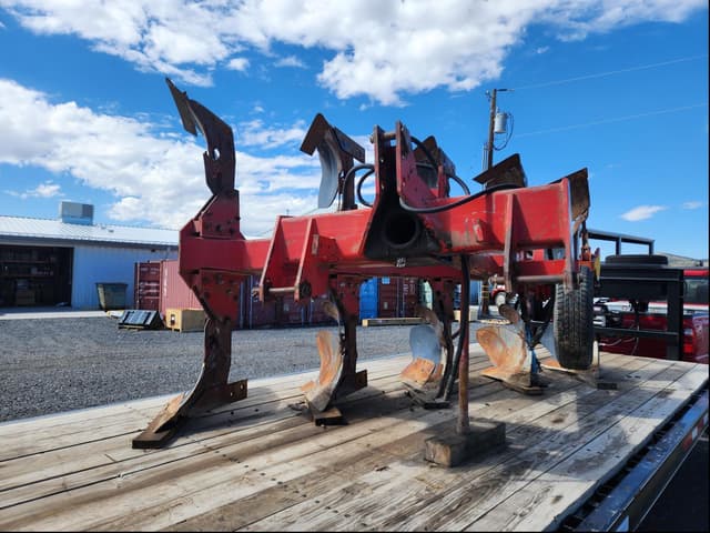 Image of Massey Ferguson 570 equipment image 2
