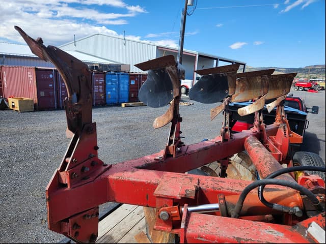 Image of Massey Ferguson 570 equipment image 4