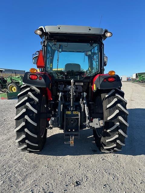 Image of Massey Ferguson 5711 equipment image 3