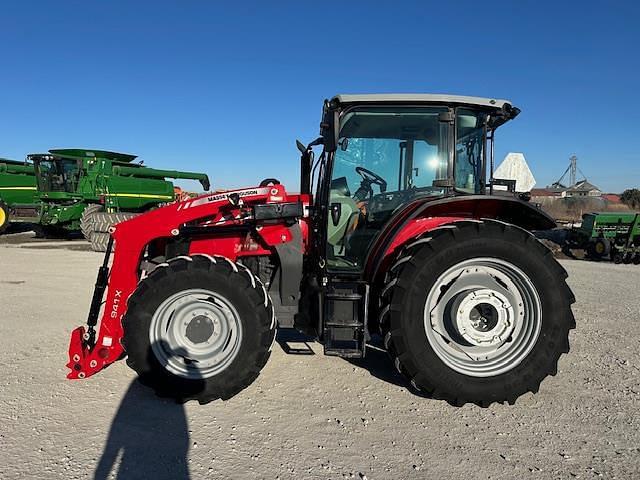 Image of Massey Ferguson 5711 equipment image 1