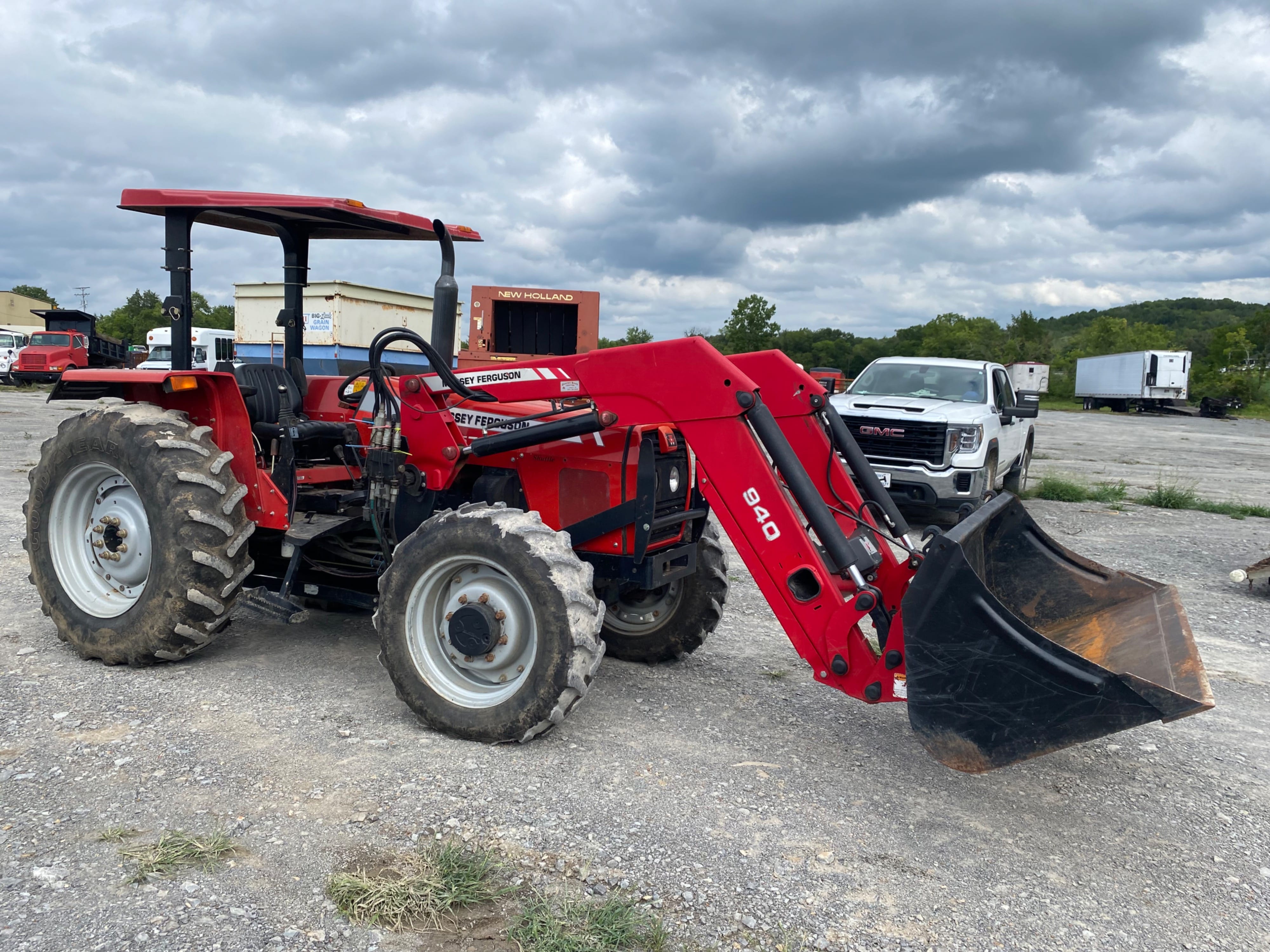 Main image Massey Ferguson 573