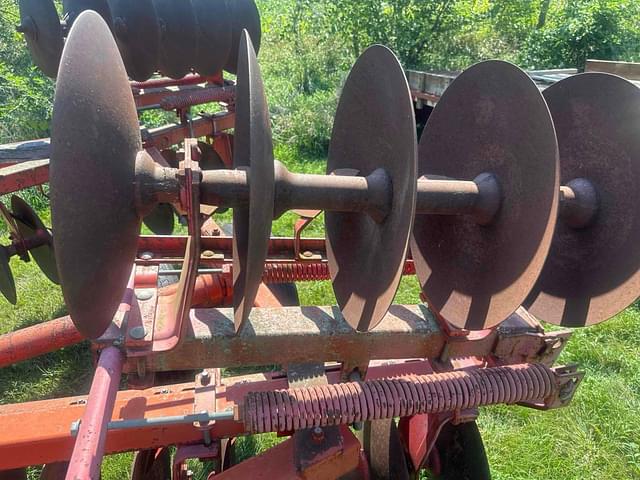 Image of Massey Ferguson 620 equipment image 2