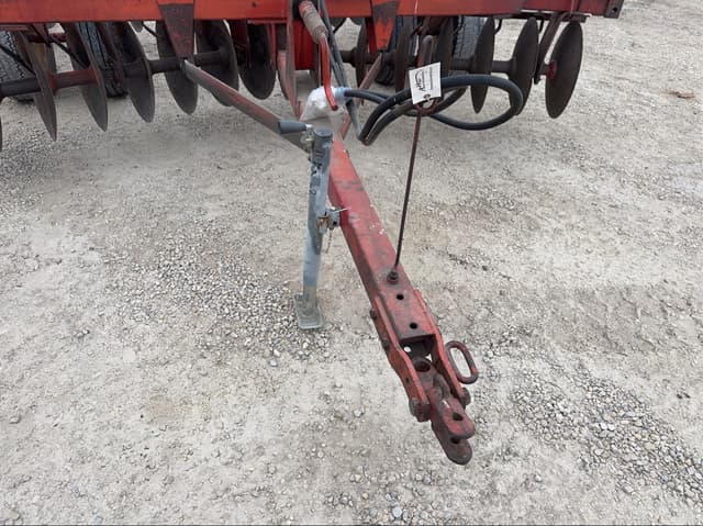 Image of Massey Ferguson 620 equipment image 1