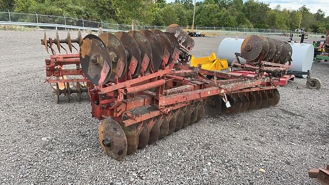 Image of Massey Ferguson 620 equipment image 1