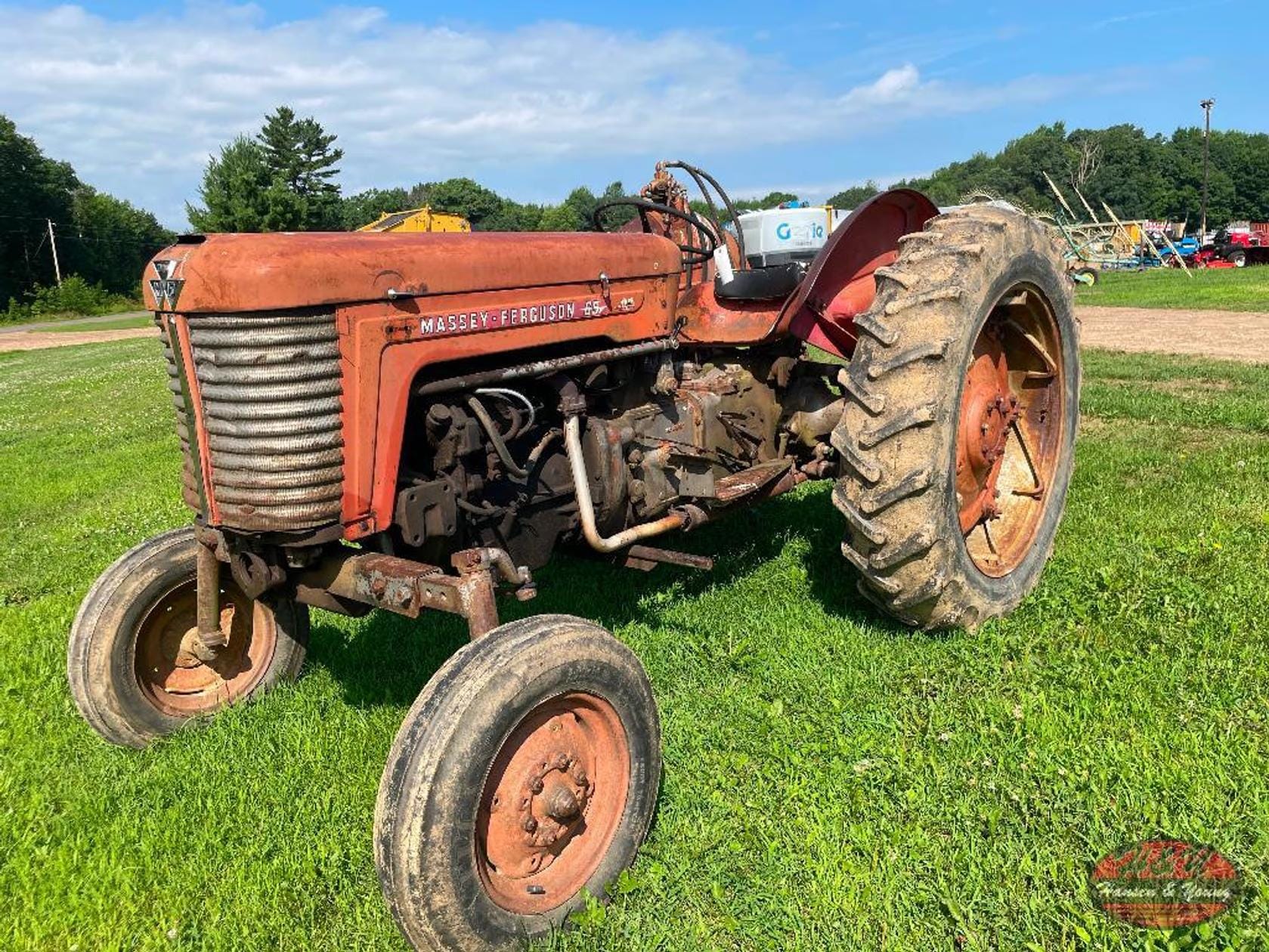 Massey Ferguson 65 Equipment Image0