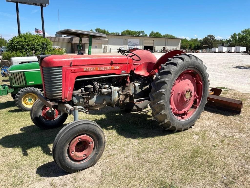 Massey Ferguson 65 Equipment Image0