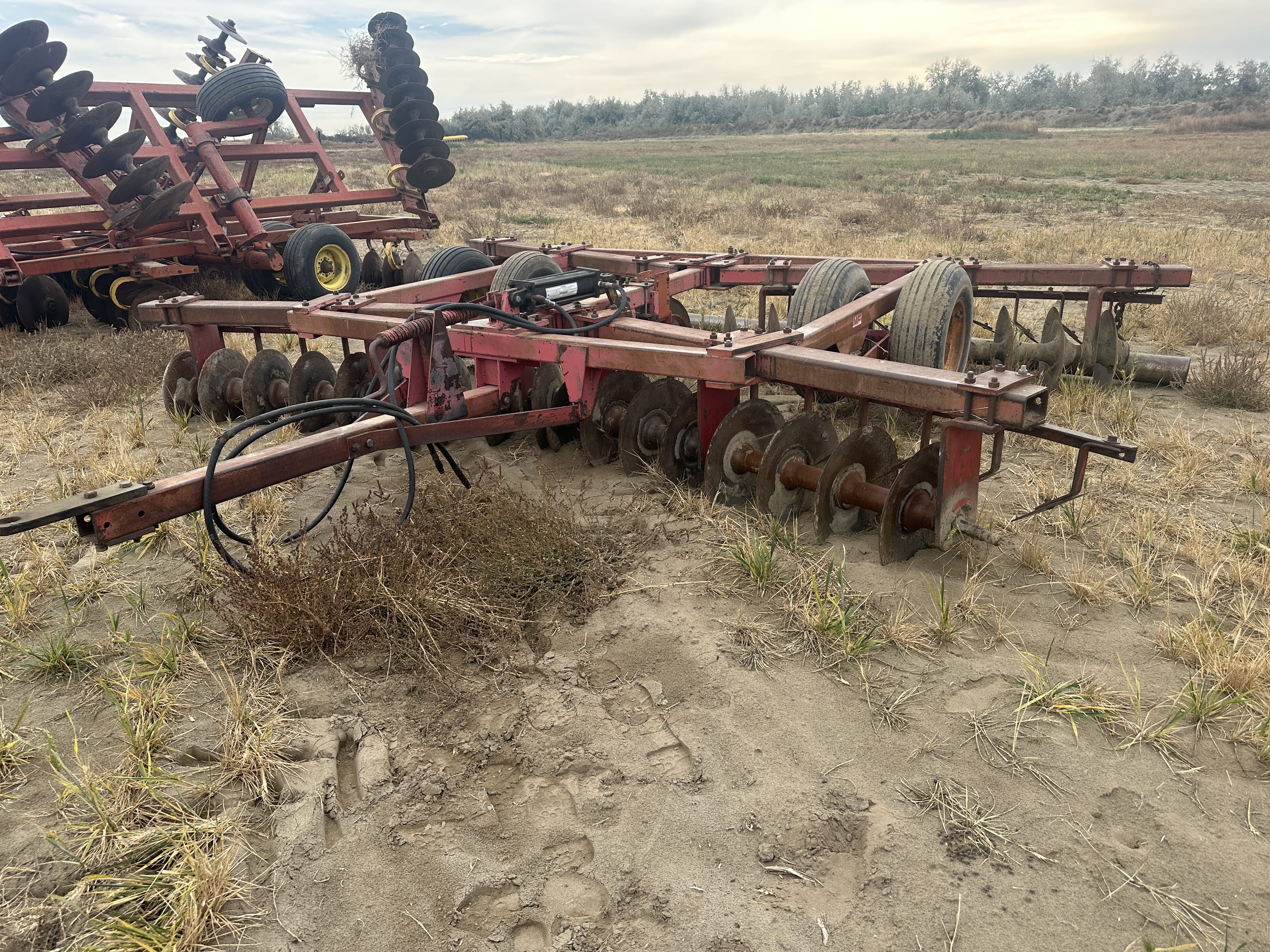 Massey Ferguson 720 Equipment Image0