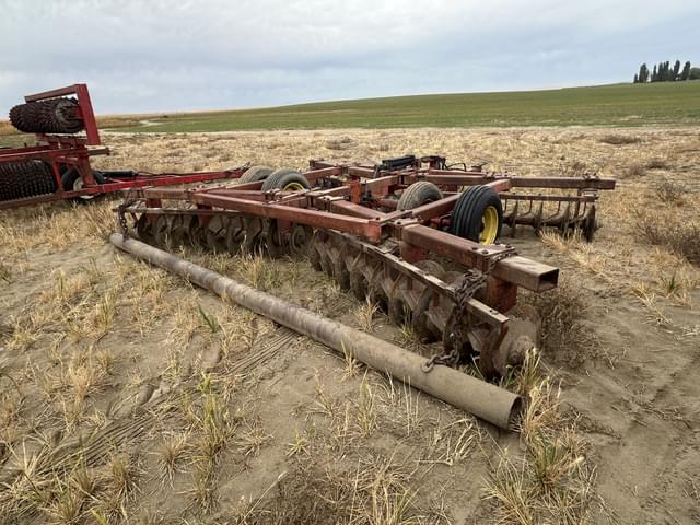Image of Massey Ferguson 720 equipment image 4