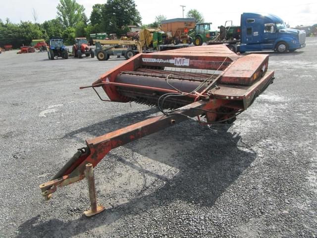 Image of Massey Ferguson 725 equipment image 1