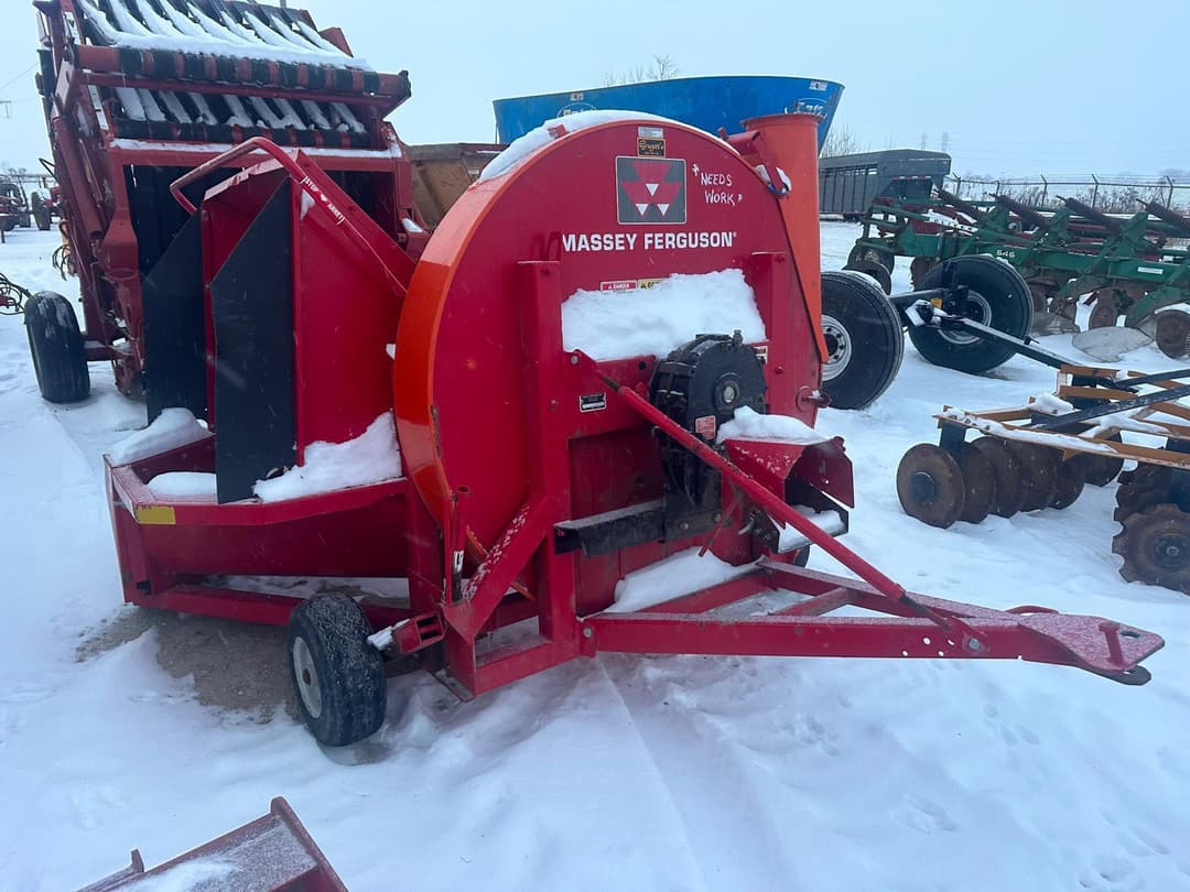 Image of Massey Ferguson 7515 Image 0