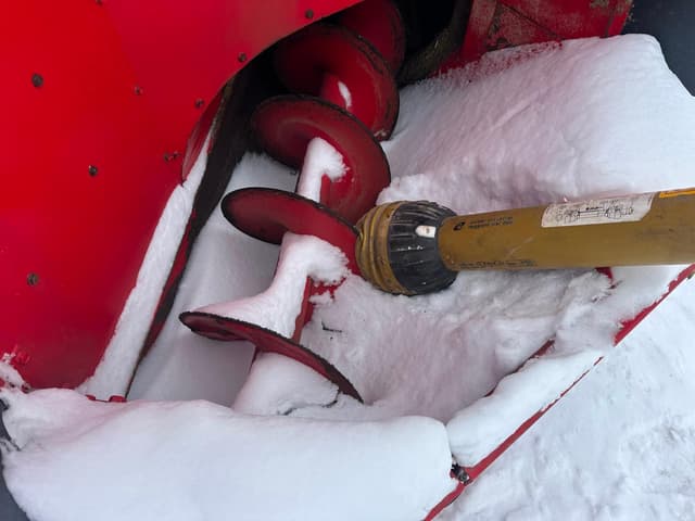 Image of Massey Ferguson 7515 equipment image 4