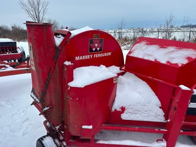 Image of Massey Ferguson 7515 equipment image 2