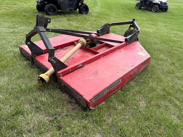 Image of Massey Ferguson 1051 equipment image 4
