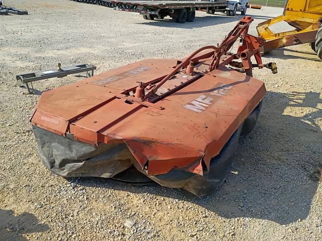 Image of Massey Ferguson MF126 equipment image 4