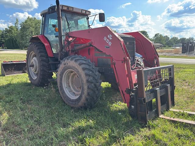 Image of Massey Ferguson 8150 equipment image 1
