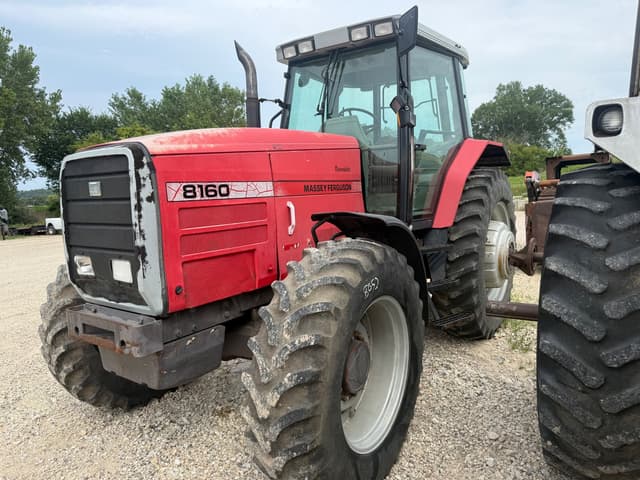 Image of Massey Ferguson 8160 equipment image 2