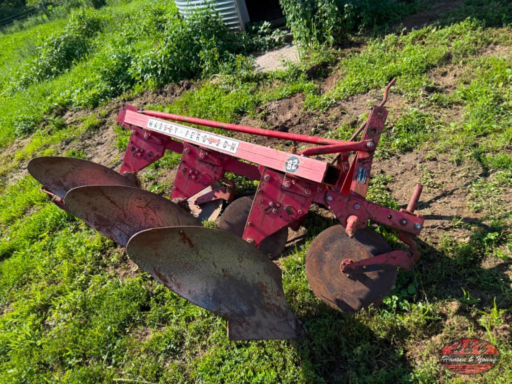 Image of Massey Ferguson 82 Primary image