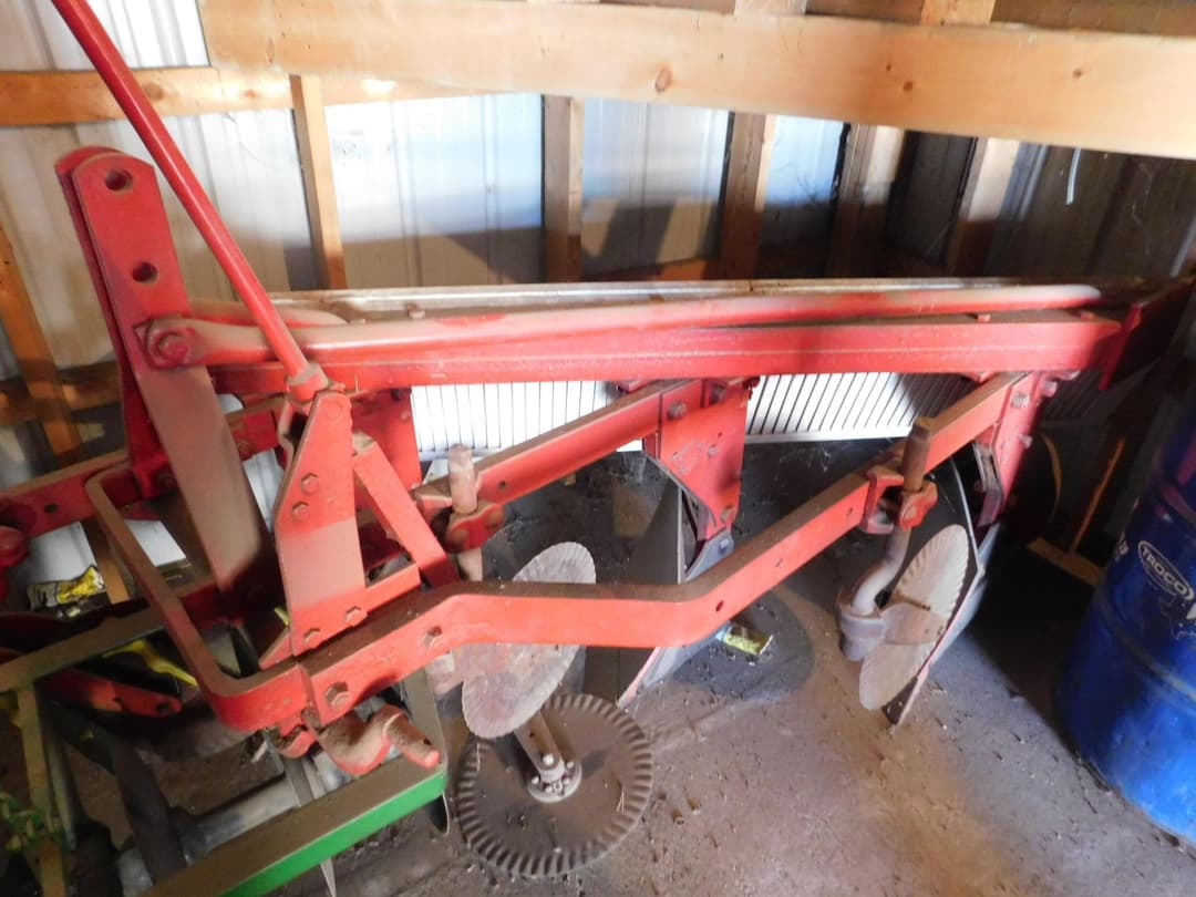 Image of Massey Ferguson 82 Primary Image