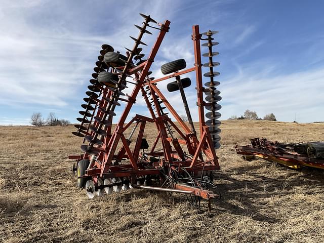 Image of Massey Ferguson 820 equipment image 2