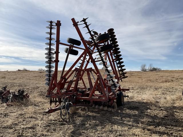 Image of Massey Ferguson 820 equipment image 4