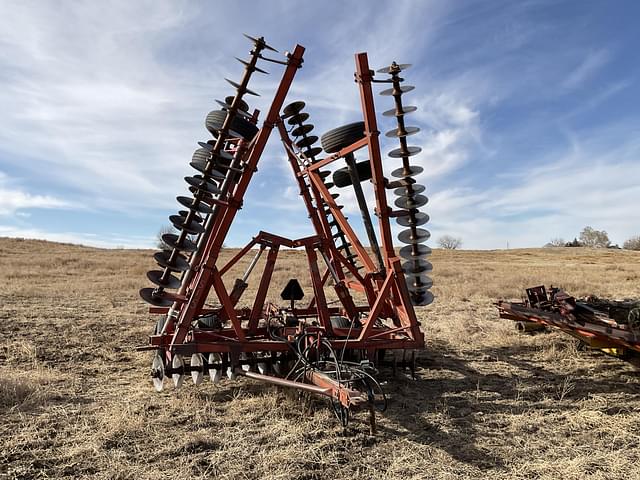 Image of Massey Ferguson 820 equipment image 3