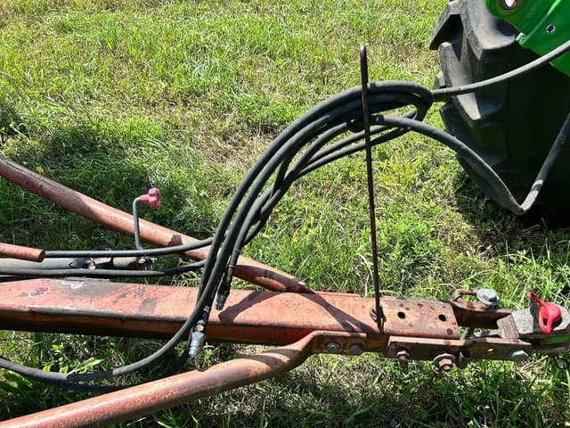 Image of Massey Ferguson 820 equipment image 2
