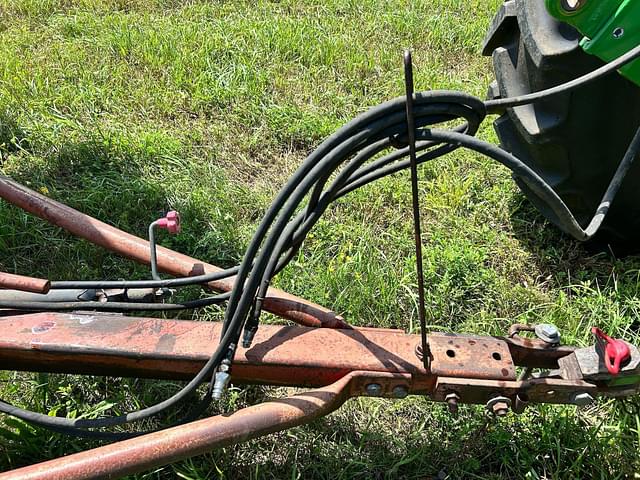 Image of Massey Ferguson 820 equipment image 2