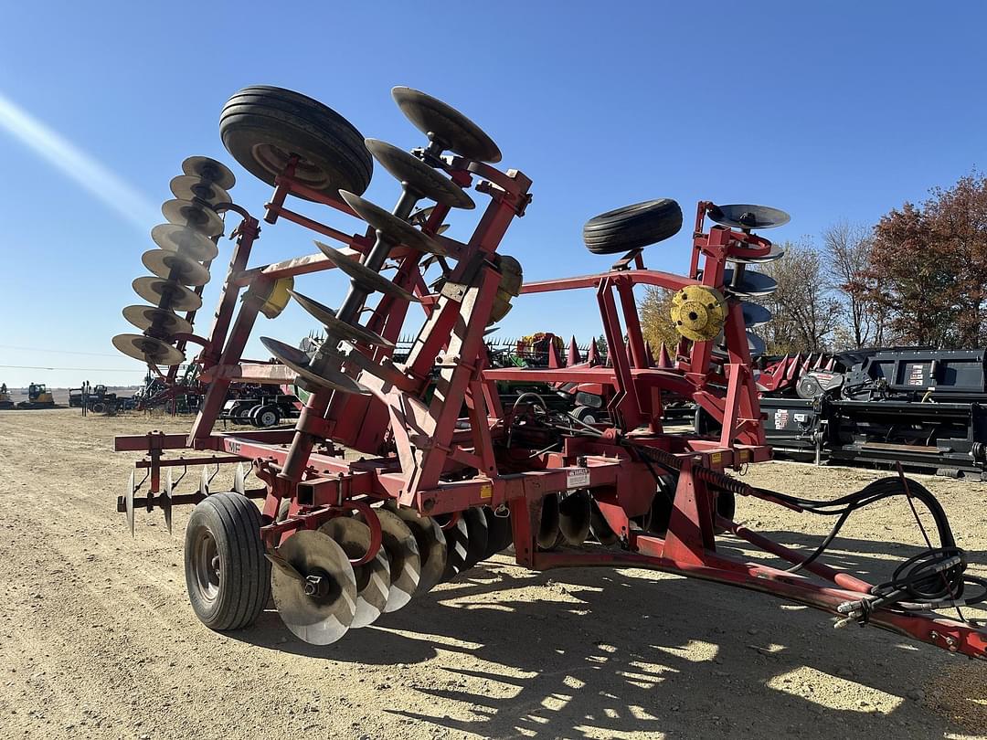 Image of Massey Ferguson 820 Primary image