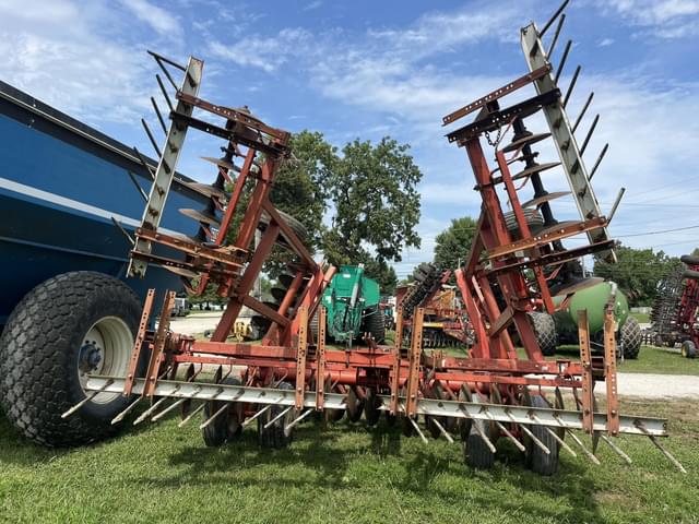 Image of Massey Ferguson 820 equipment image 3