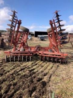 Image of Massey Ferguson 820 equipment image 2