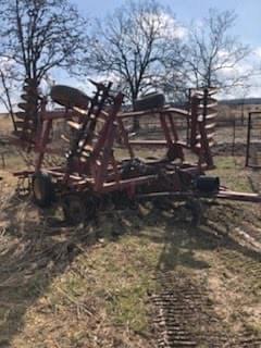 Image of Massey Ferguson 820 equipment image 4