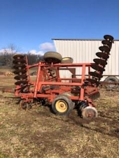 Image of Massey Ferguson 820 equipment image 1