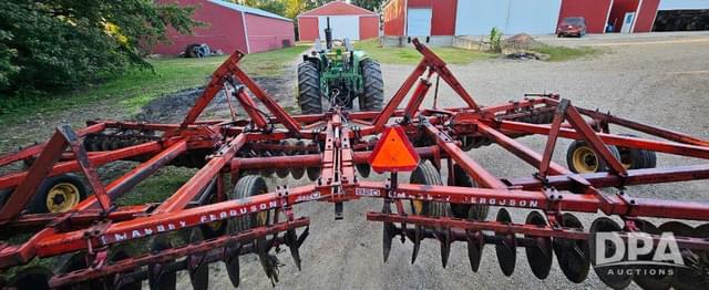 Image of Massey Ferguson 820 equipment image 3
